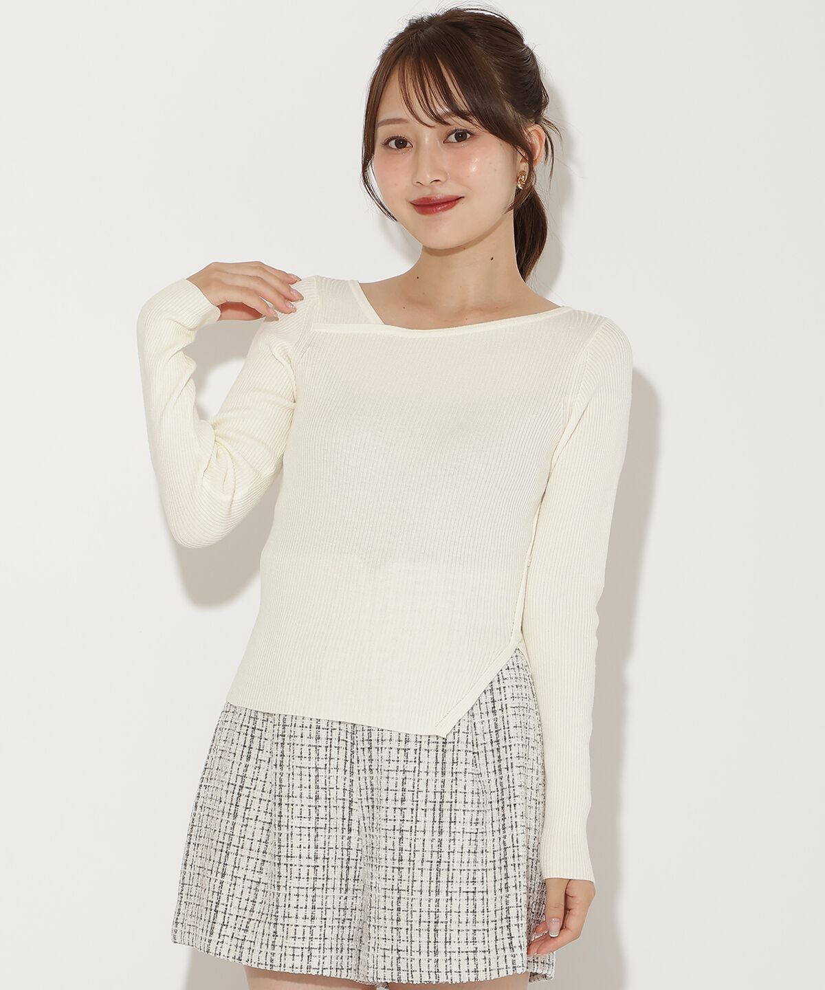 アンドクチュール「アシメＶネック長袖プルオーバー」|ニット・セーター|