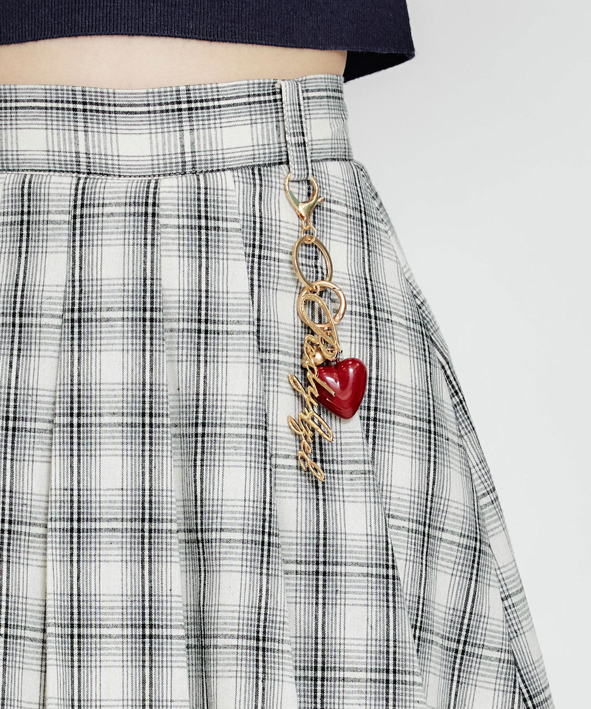 REDYAZEL「REDYAZEL&times;ハートチャームプリーツミニスカート」|タイト|