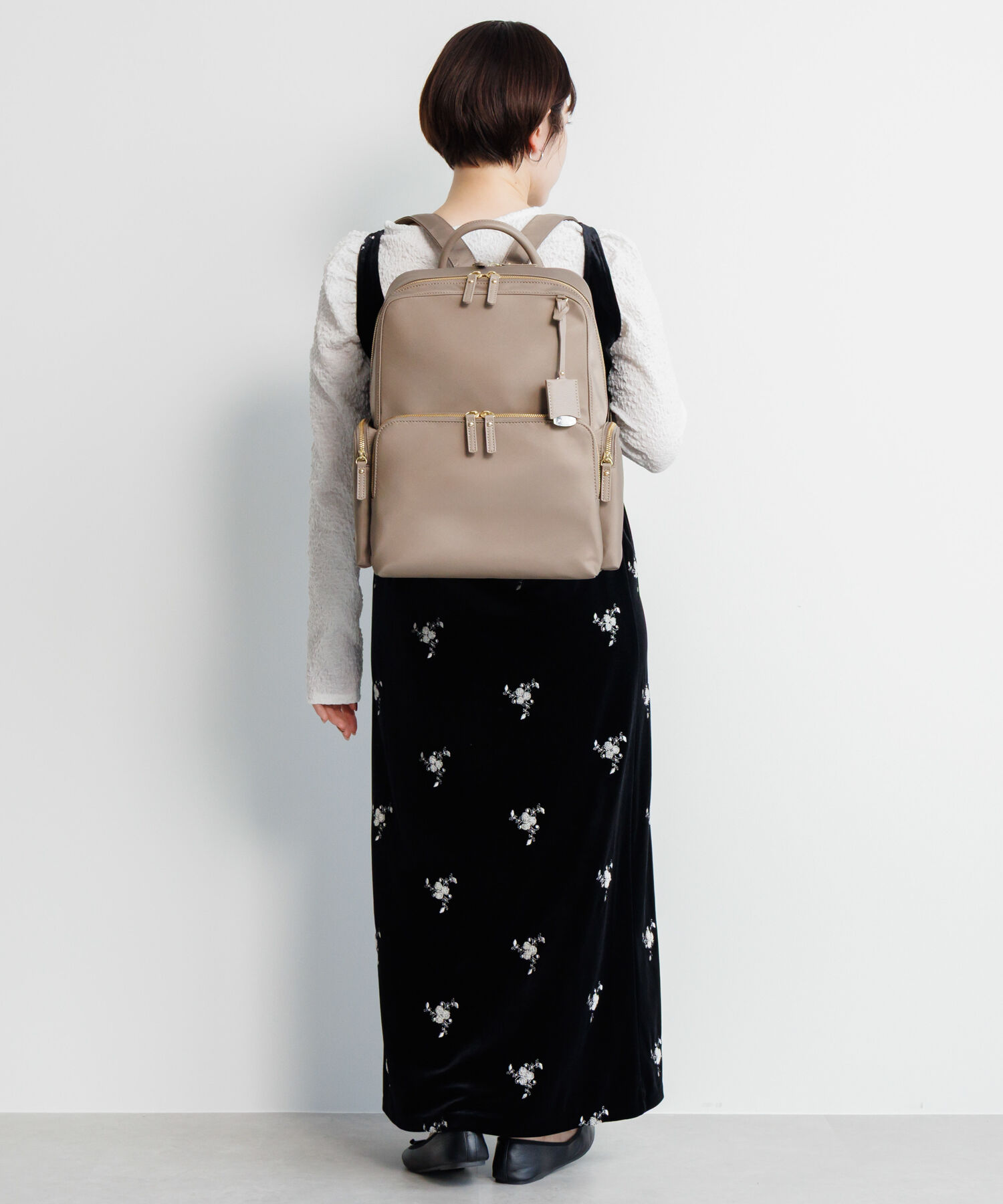 Jewelna Rose「Jewelna Rose フレイヤ・リュック2 エアリィ ワイド リュックサック 16264」|リュック|グレージュ