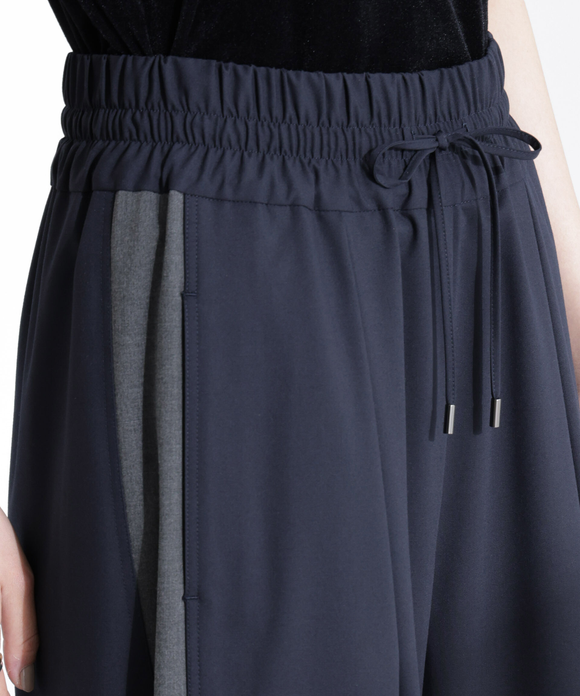 nano･universe「ラインイージーワイドパンツ」|チノ|