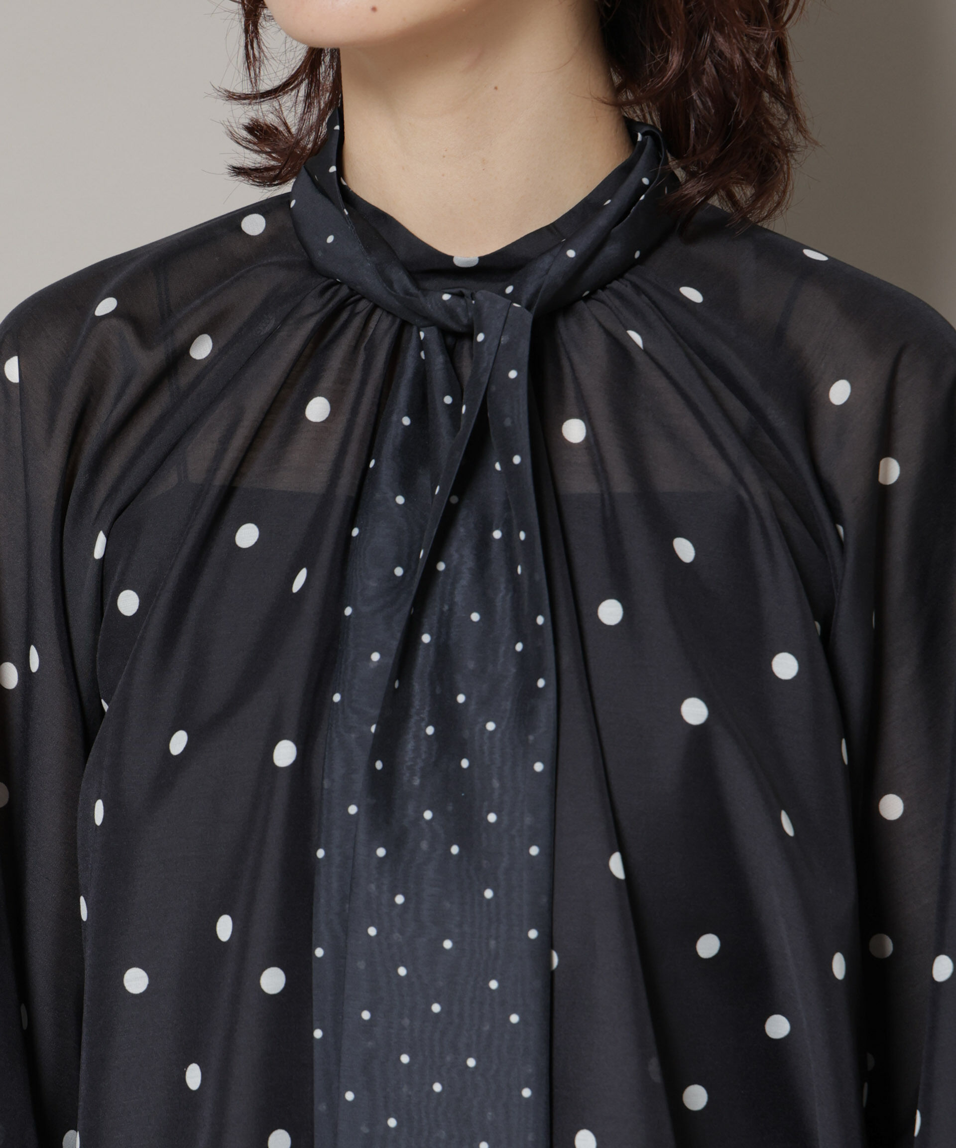 nano･universe「ランダムドットボータイ付きブラウス」|シャツ・ブラウス|
