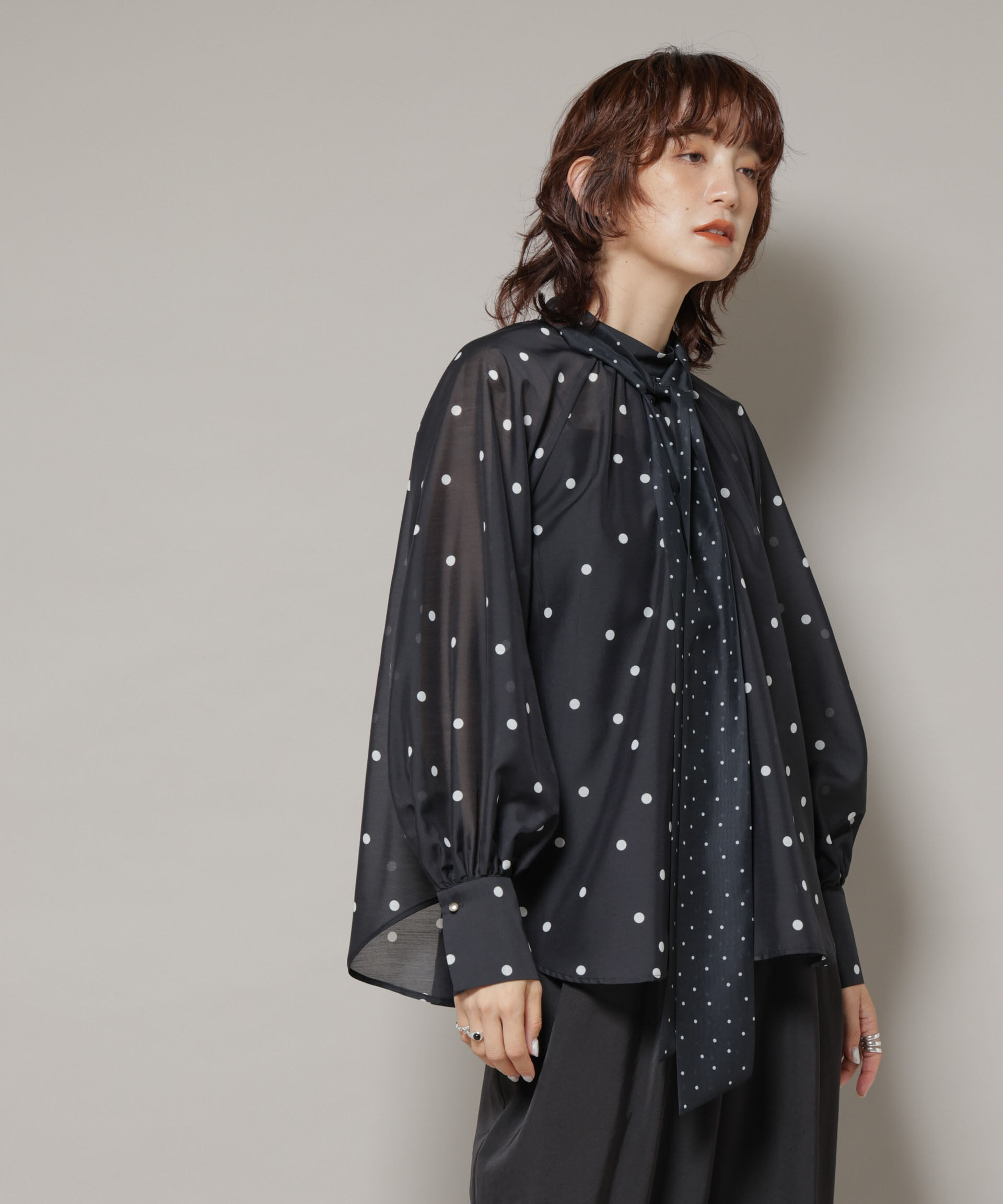 nano･universe「ランダムドットボータイ付きブラウス」|シャツ・ブラウス|