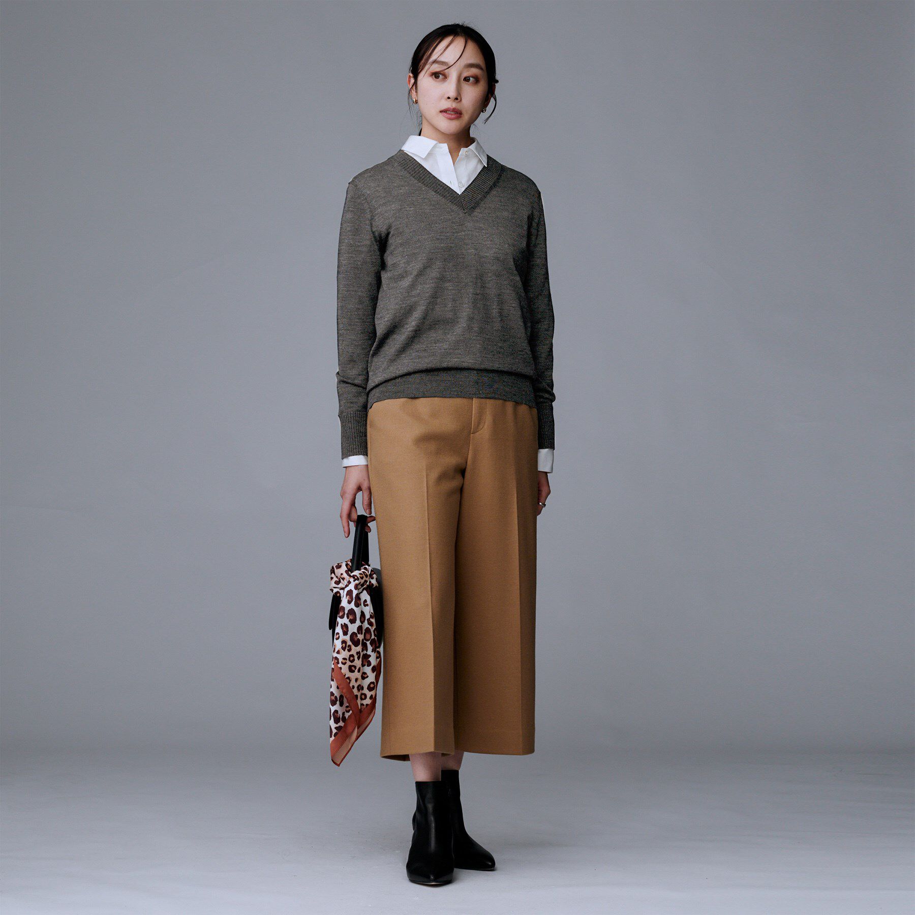 UNTITLED「【洗える/きれいめ】Vネックプルオーバーニット」|ニット・セーター|