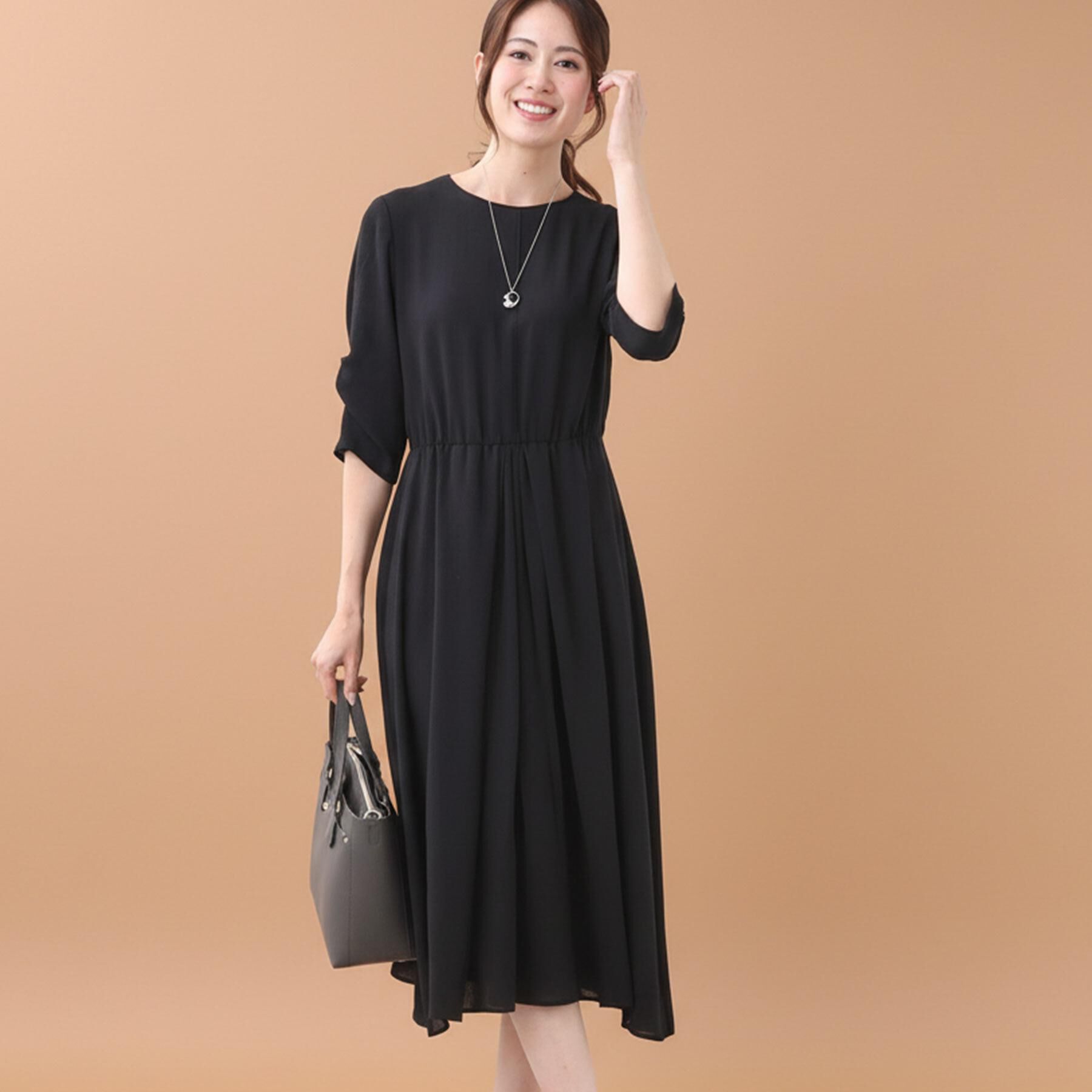 Reflect「【吸水速乾／防しわ】シルキープリーツワンピース」|ワンピース|ブラック(019)