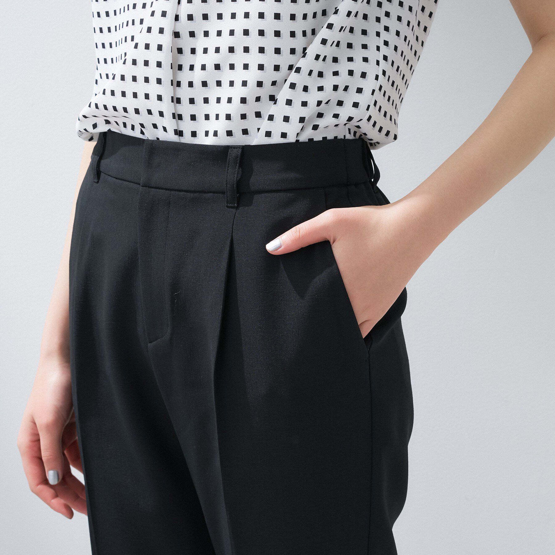 INDIVI「【定番スーツ／UVケア／洗える】ウール調タックテーパードパンツ」|スーツ|