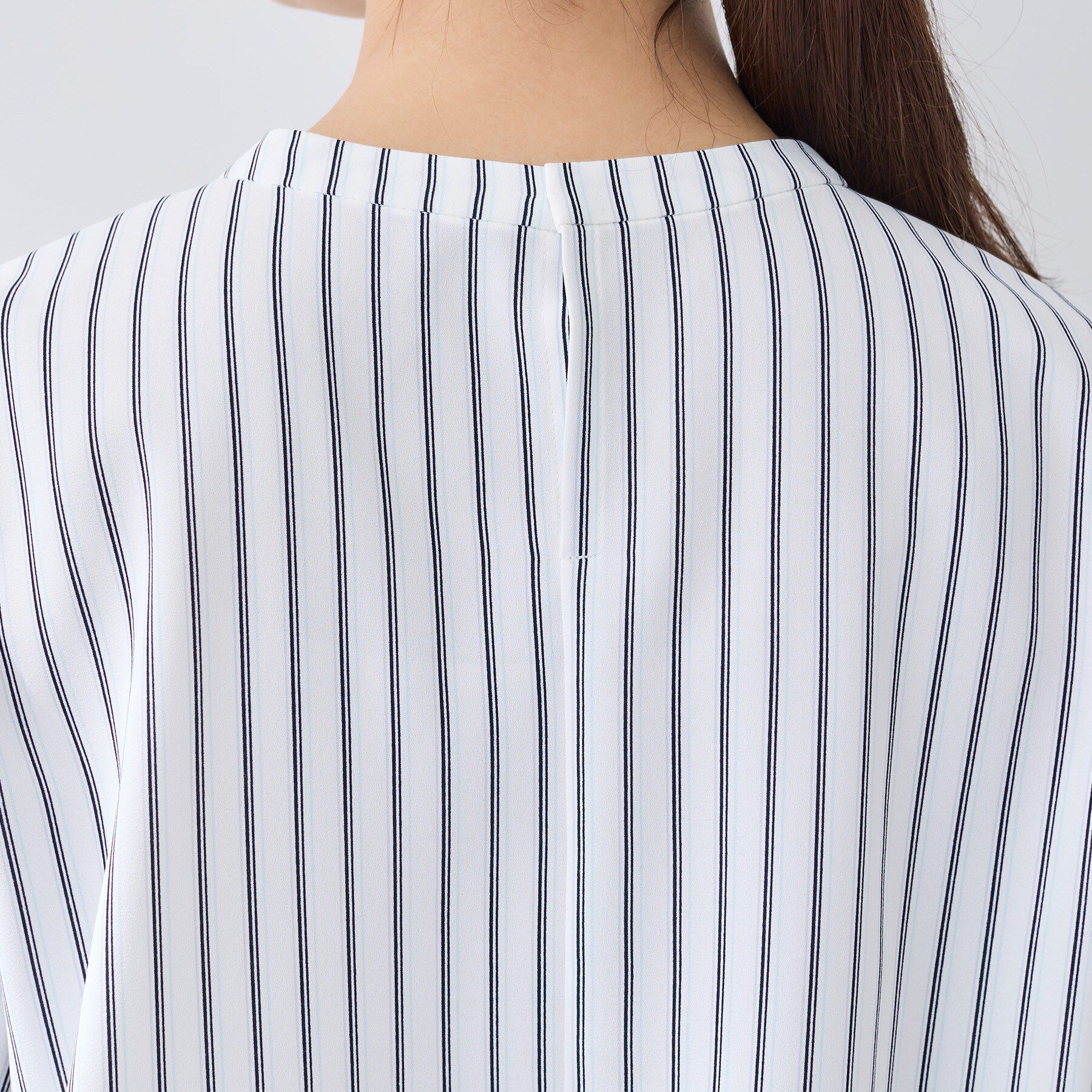 INDIVI「【洗える／UVケア】ストライプ柄＆無地 ボウタイ風 半袖ブラウス」|シャツ・ブラウス|