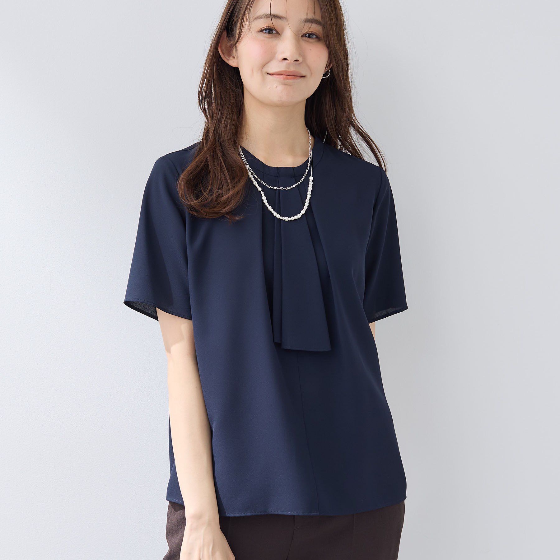 INDIVI「【洗える／UVケア】ストライプ柄＆無地 ボウタイ風 半袖ブラウス」|シャツ・ブラウス|ネイビー(094)