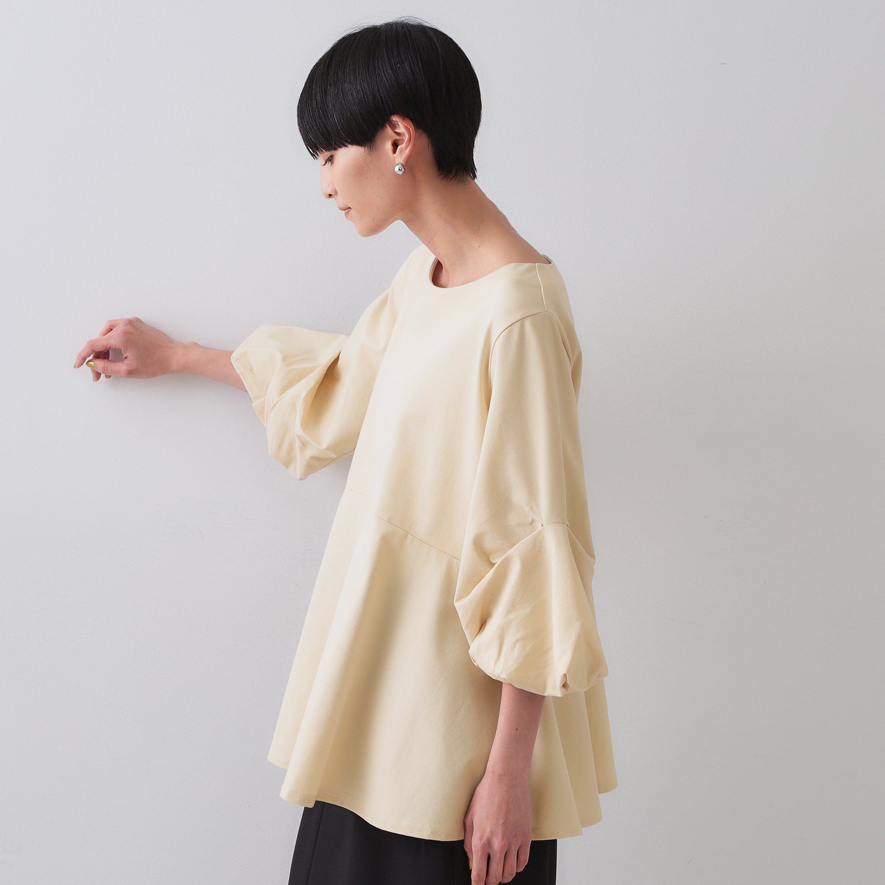 OPAQUE.CLIP「ボリュームスリーブペプラムトップス【洗濯機洗い可】」|Tシャツ・カットソー|