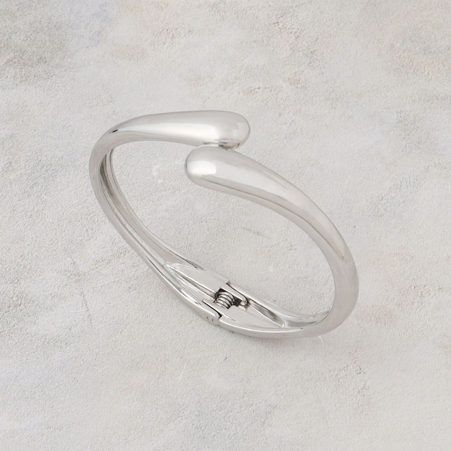 OPAQUE.CLIP「ニュアンスカーブメタルバングル」|ブレスレット・バングル|シルバー(006)