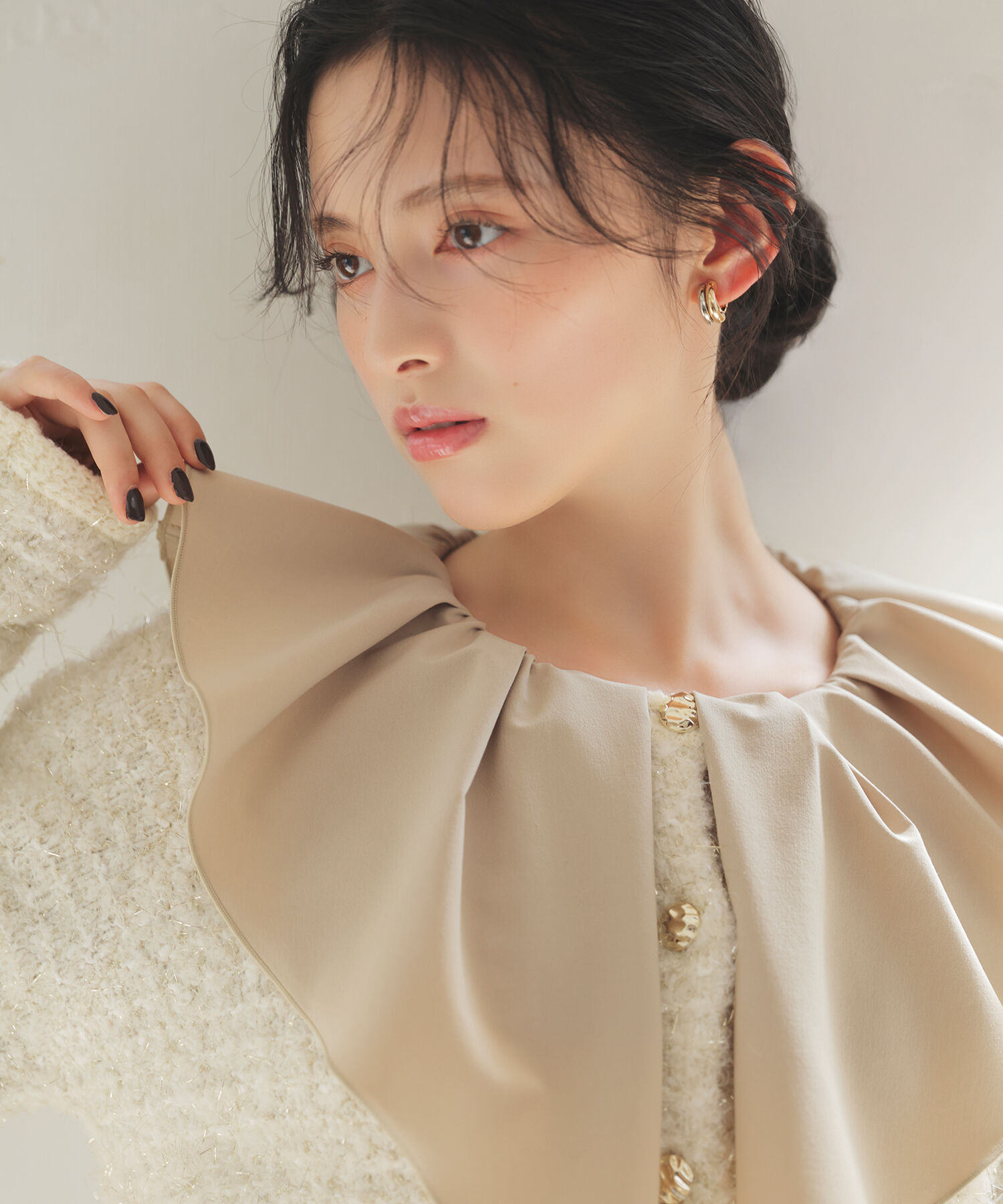  「デザインラッフルブラウス」|シャツ・ブラウス|ベージュ