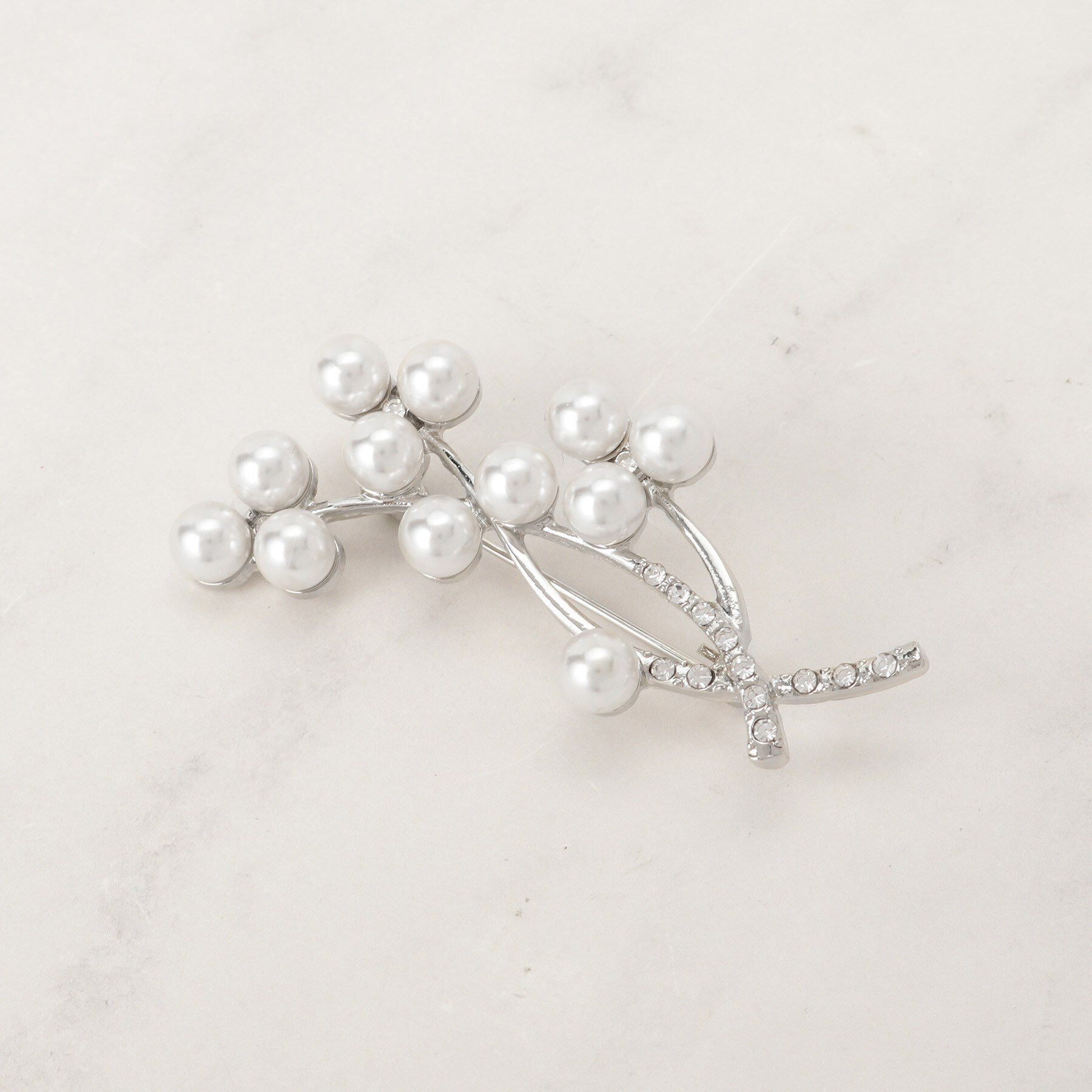 SHOO･LA･RUE「【セレモニー】選べる4デザイン 華やかブローチ」|ブローチ・コサージュ|シルバー(306)