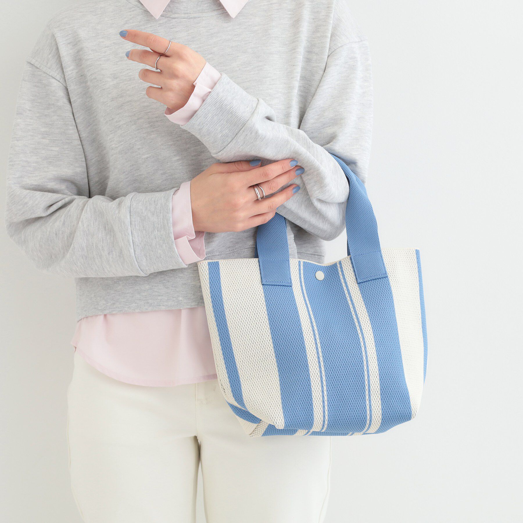 SHOO･LA･RUE「大人のカジュアルスタイルに ニットランチトートバッグ」|トートバッグ|ブルー(192)