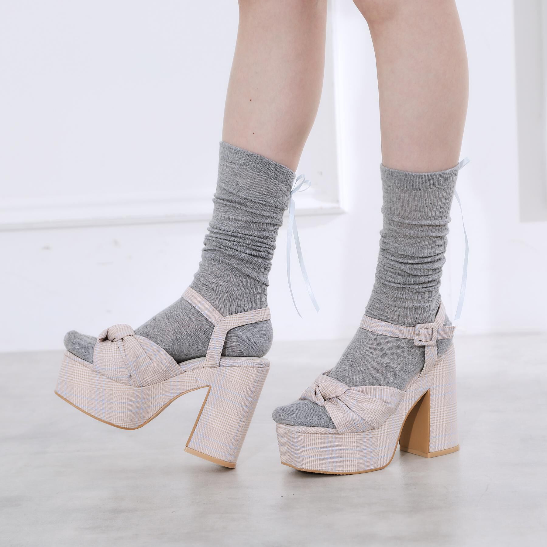 ESPERANZA「【ラク盛り／サンダル】リピーター続出／脚長美脚　ツイストリボンサンダル」|サンダル|