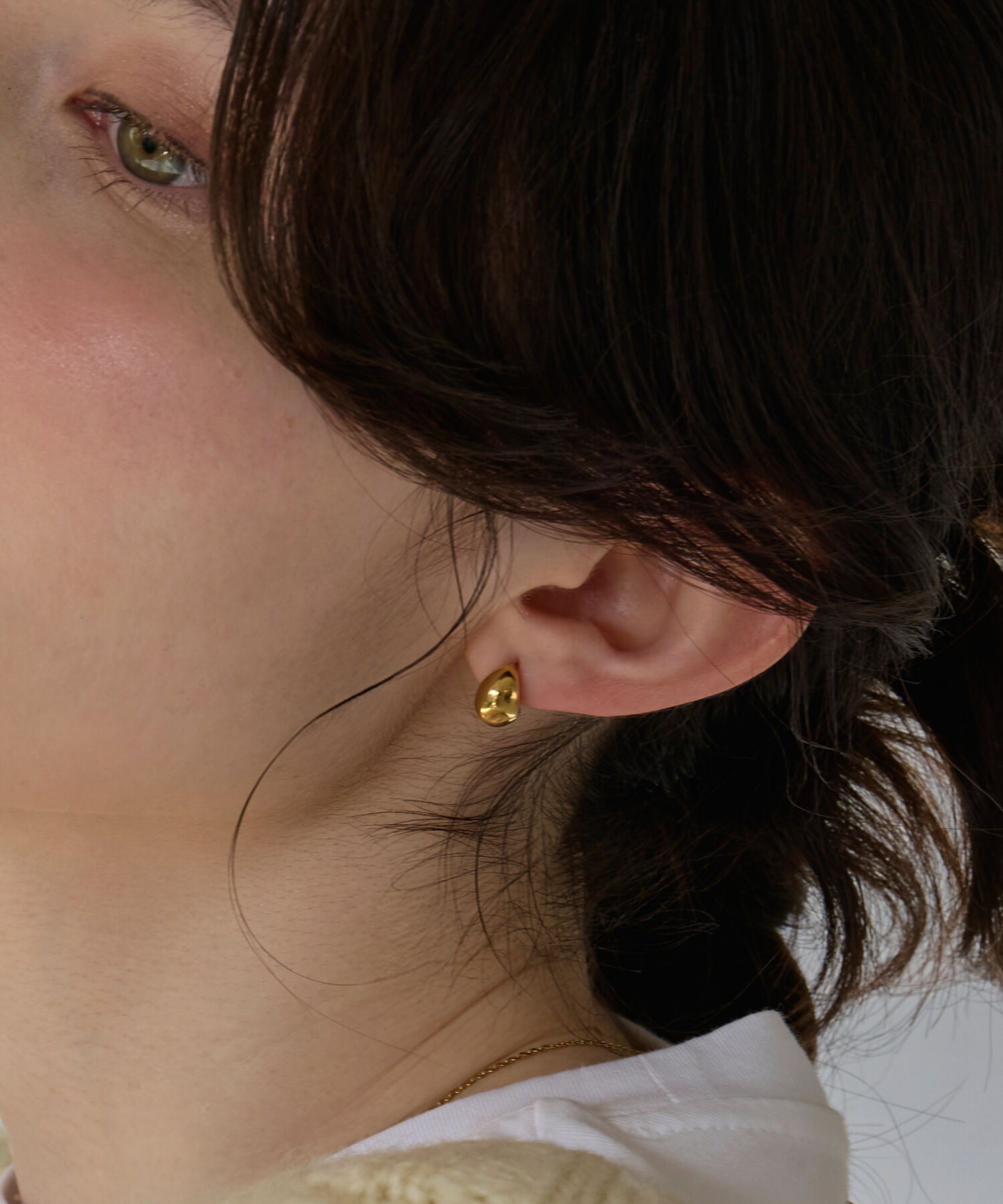 Phoebe「≪雑誌掲載≫【金属アレルギー対応】プックリハーフフープミニピアス　ゴールド/サージカルステンレス」|ピアス|ゴールド