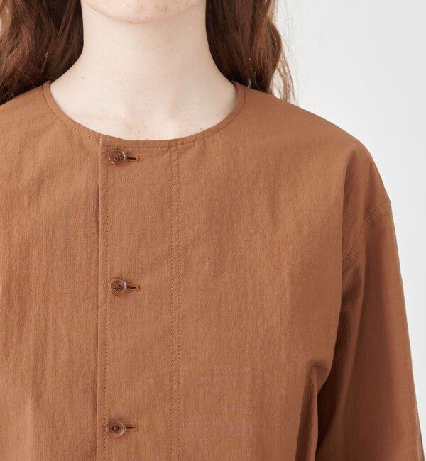 MACPHEE「コットンナイロンワッシャー クルーネックジャケット」|ノーカラージャケット|