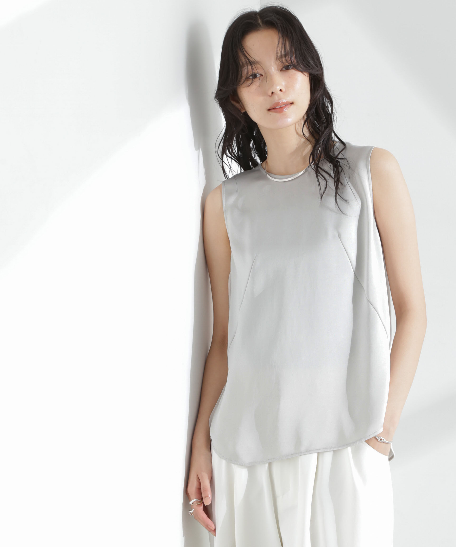 nano･universe「ダブルサテンノースリーブトップス」|シャツ・ブラウス|L.グレー1