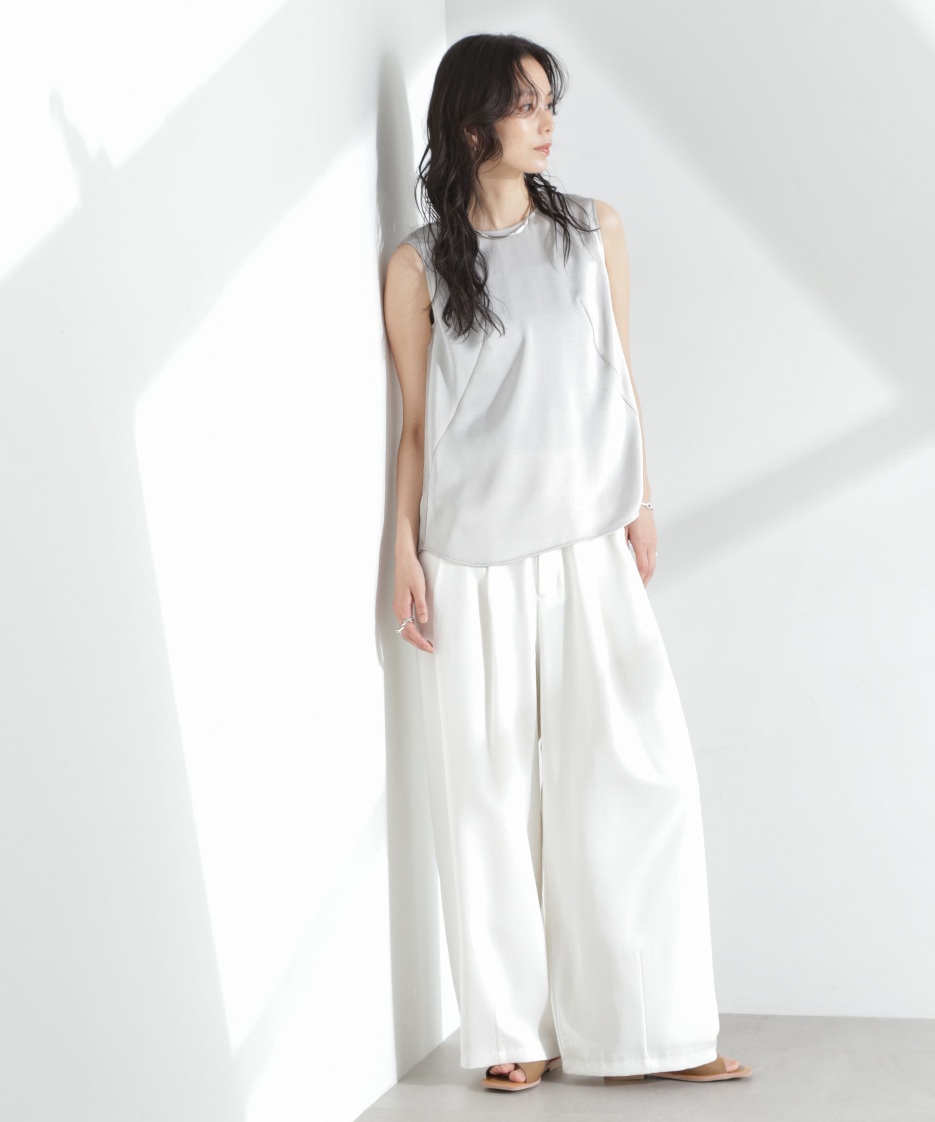 nano･universe「ダブルサテンノースリーブトップス」|シャツ・ブラウス|