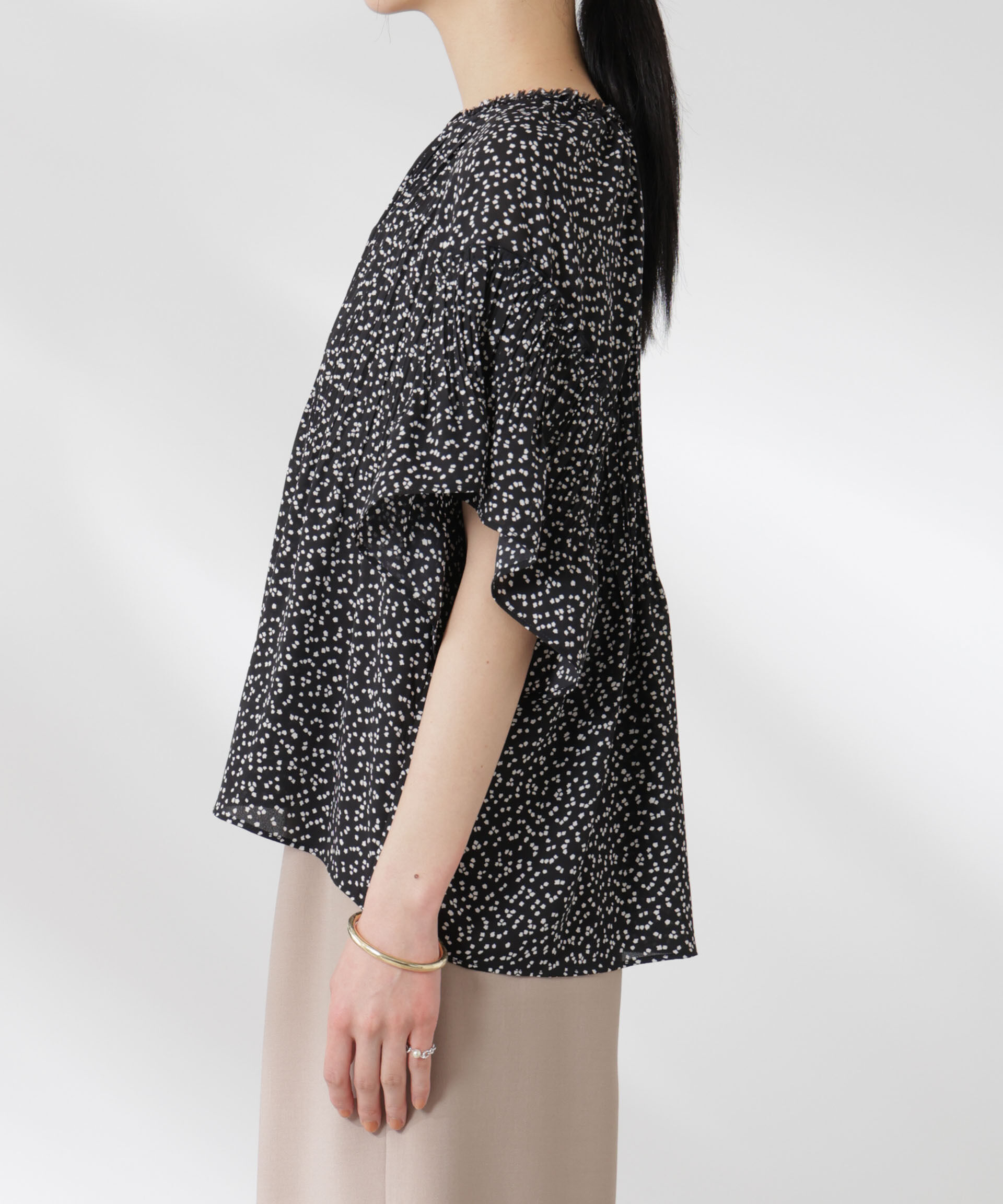 nano･universe「ランダムドットプリーツブラウス」|シャツ・ブラウス|