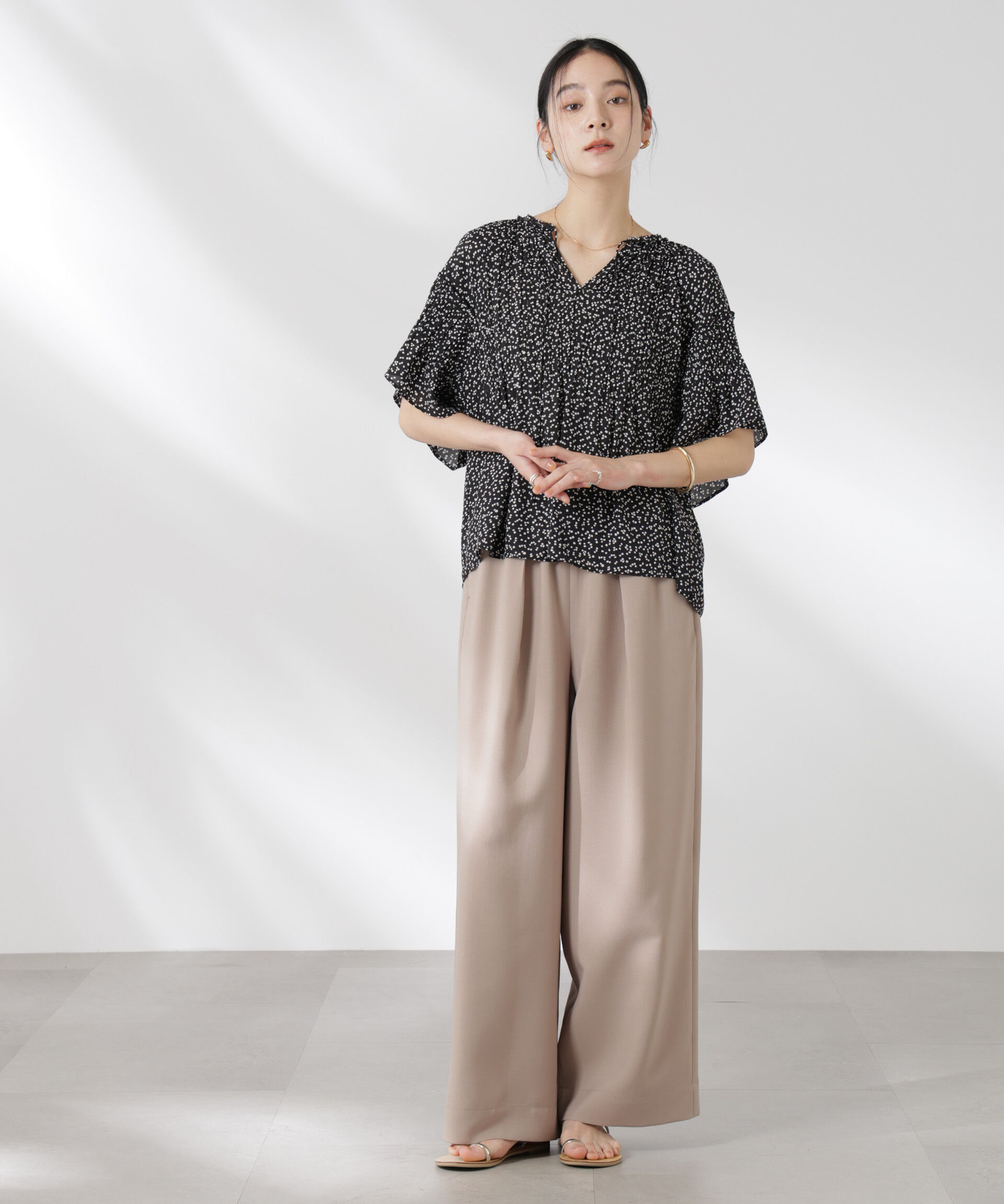 nano･universe「ランダムドットプリーツブラウス」|シャツ・ブラウス|