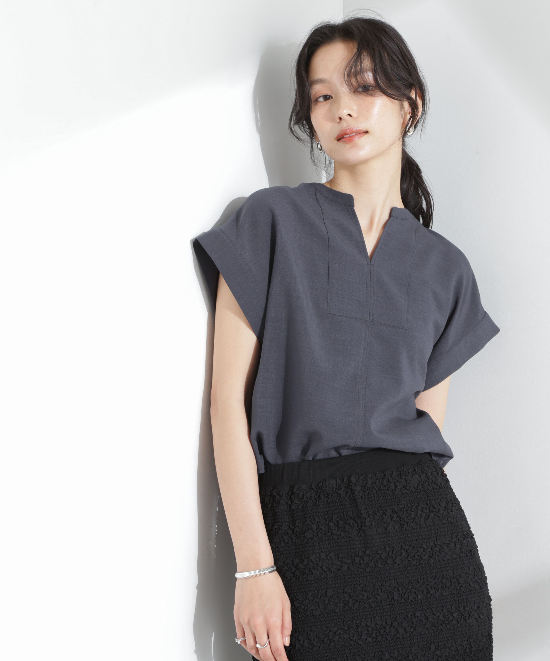 nano･universe「メランジドライ スキッパータックブラウス(セットアップ可)」|シャツ・ブラウス|チャコール3