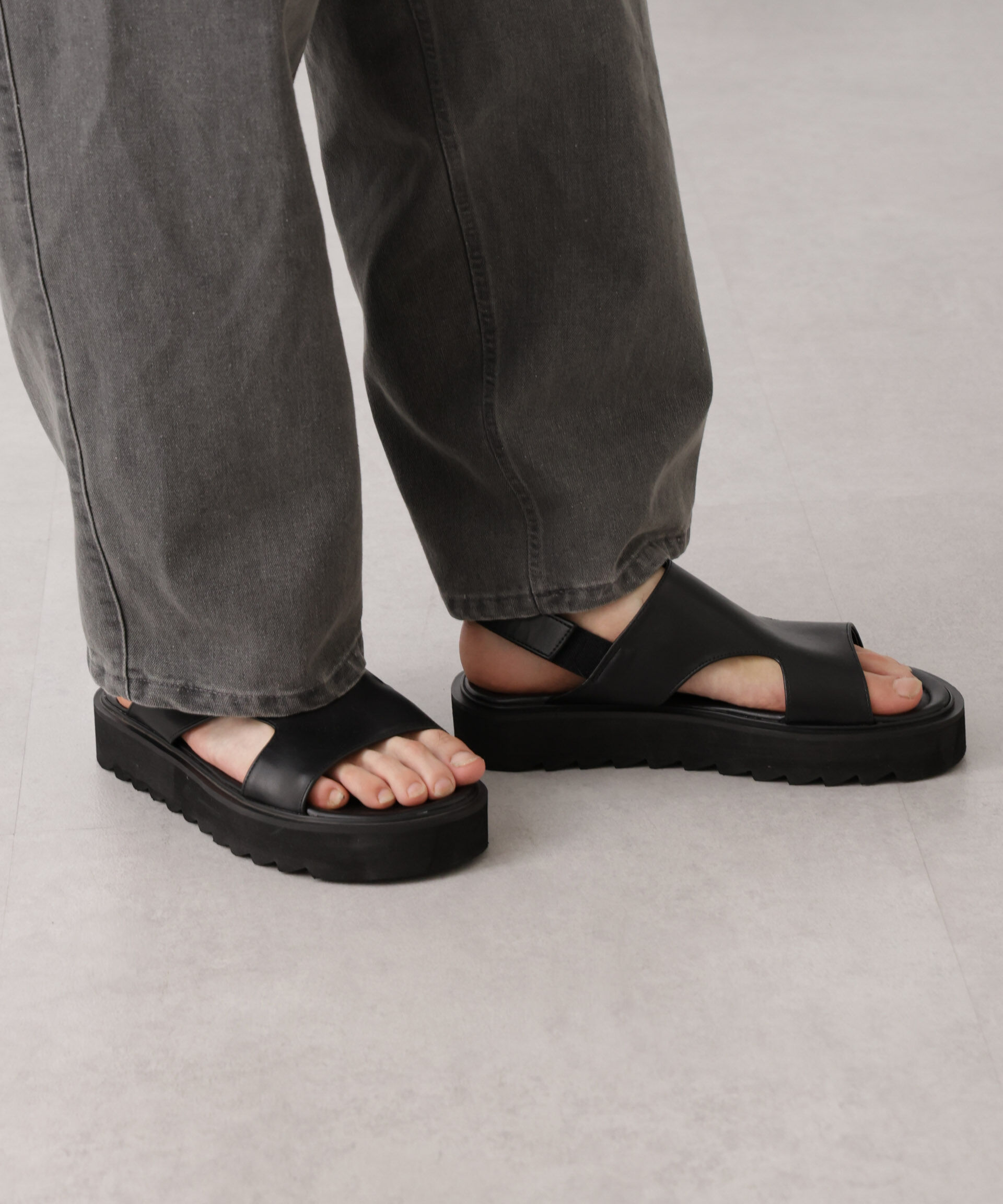  「ライトウェイトストラップサンダル」|サンダル|