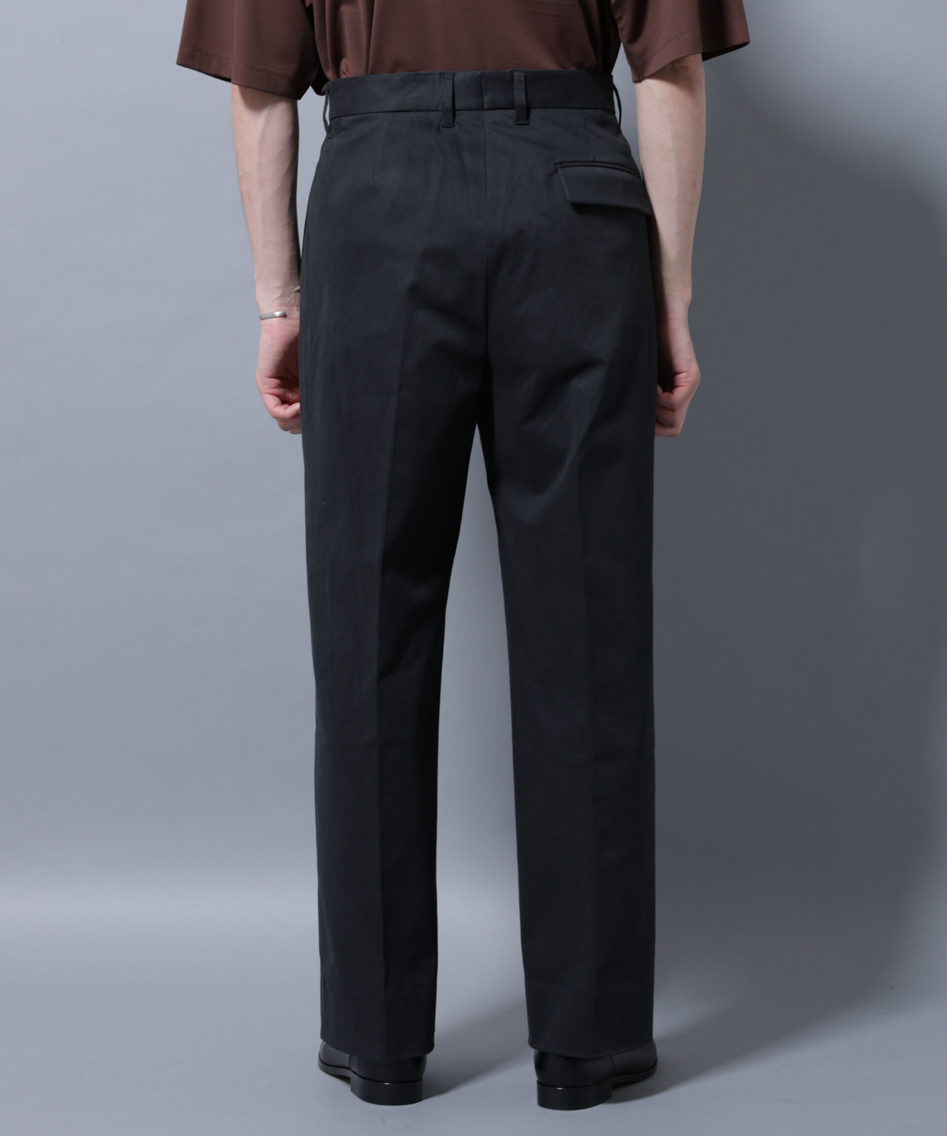 nano･universe「ピーチサテン ストレートフィット トラウザーズ」|チノ|