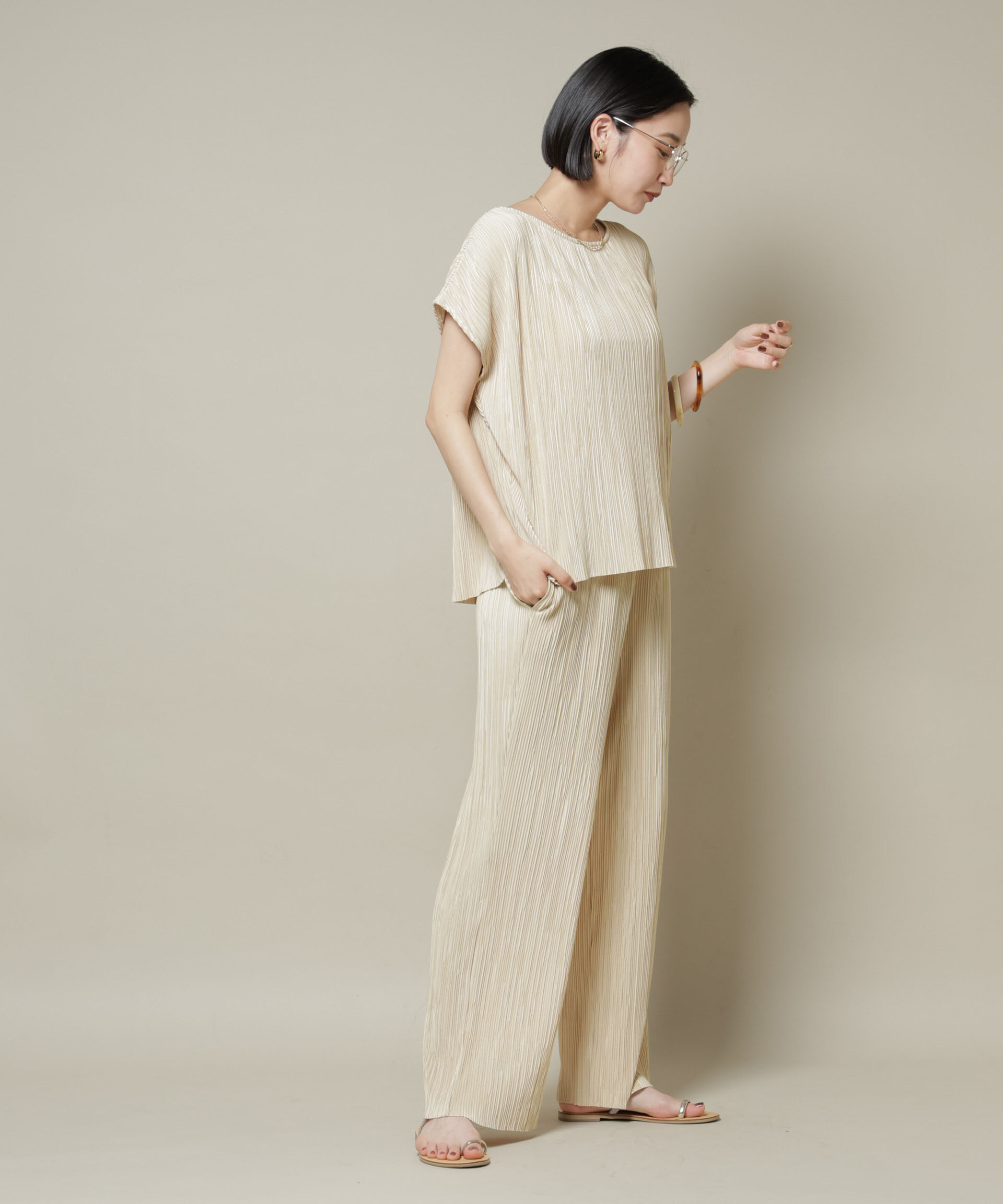 nano･universe「ランダムプリーツカットセミワイドパンツ(セットアップ可)」|チノ|