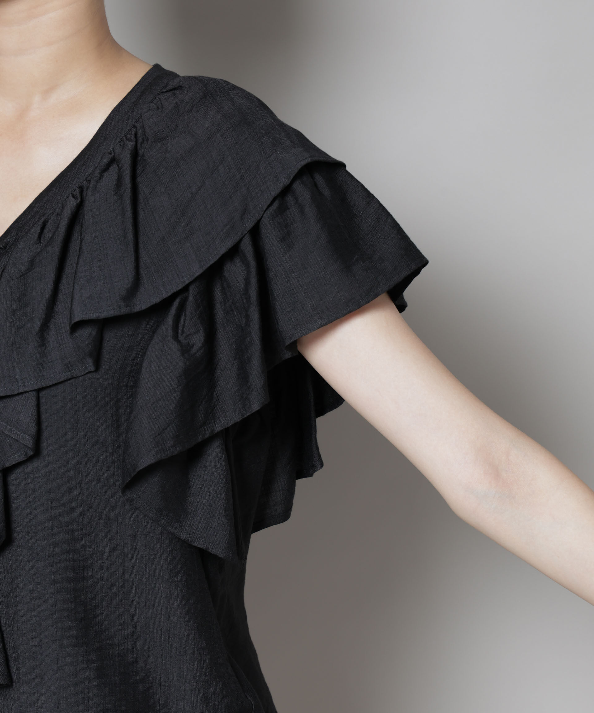 nano･universe「フリルディティールフロントレースアップブラウス」|シャツ・ブラウス|