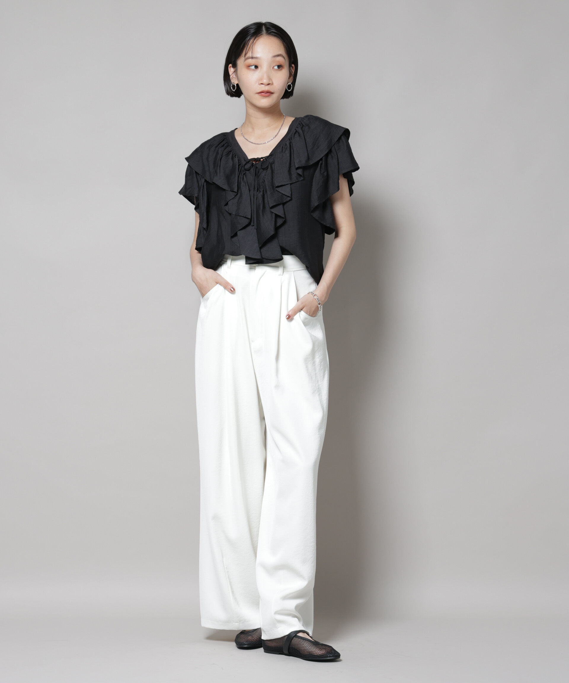 nano･universe「フリルディティールフロントレースアップブラウス」|シャツ・ブラウス|