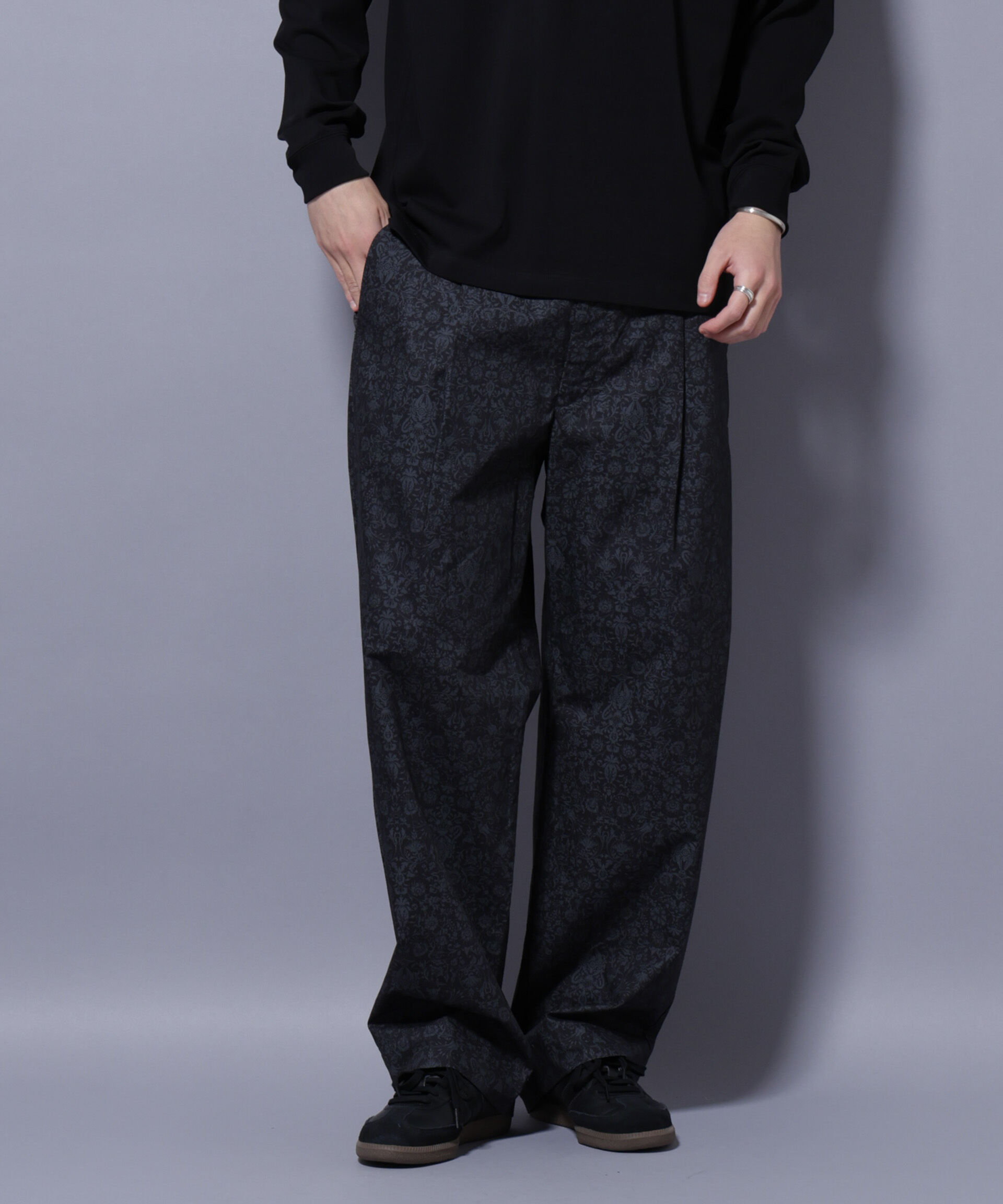 nano･universe「オリジナルパターンイージーパンツ」|チノ|ブラック