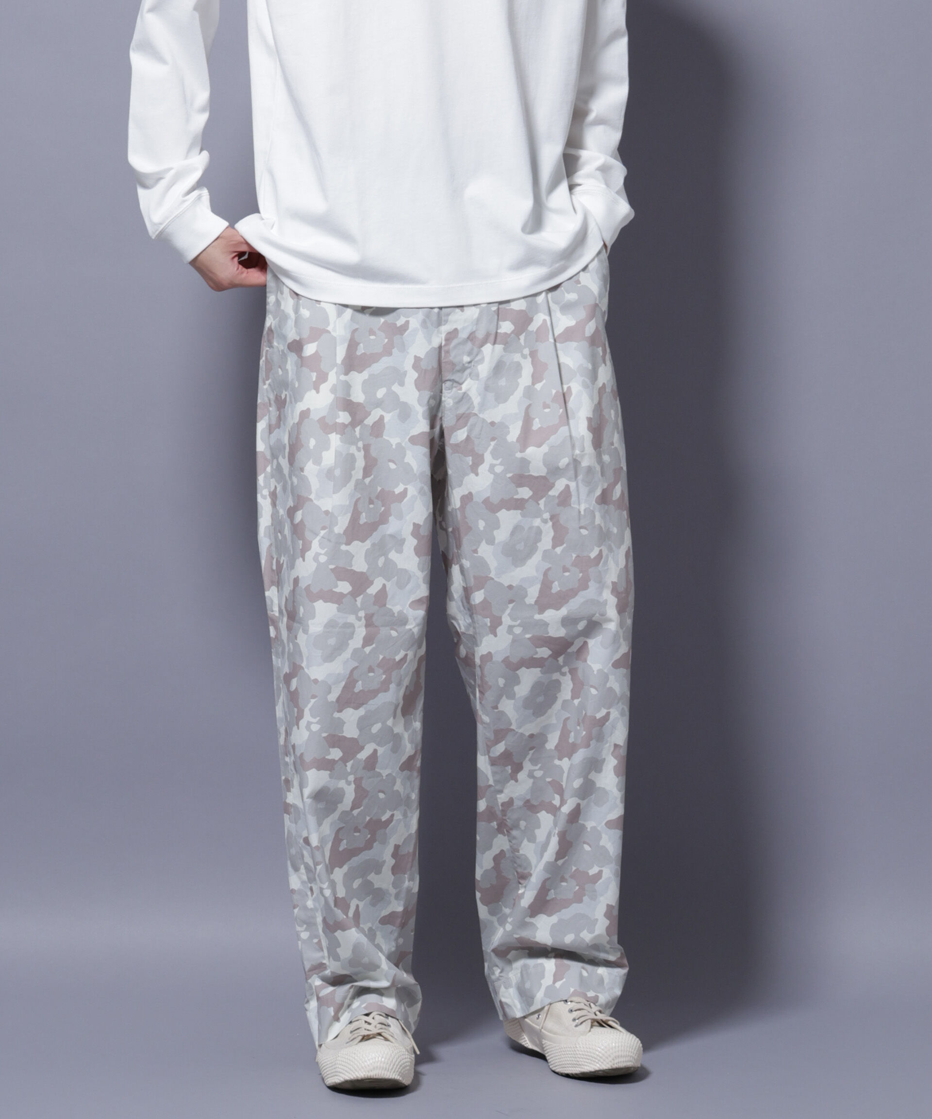 nano･universe「オリジナルパターンイージーパンツ」|チノ|ライトベージ 1