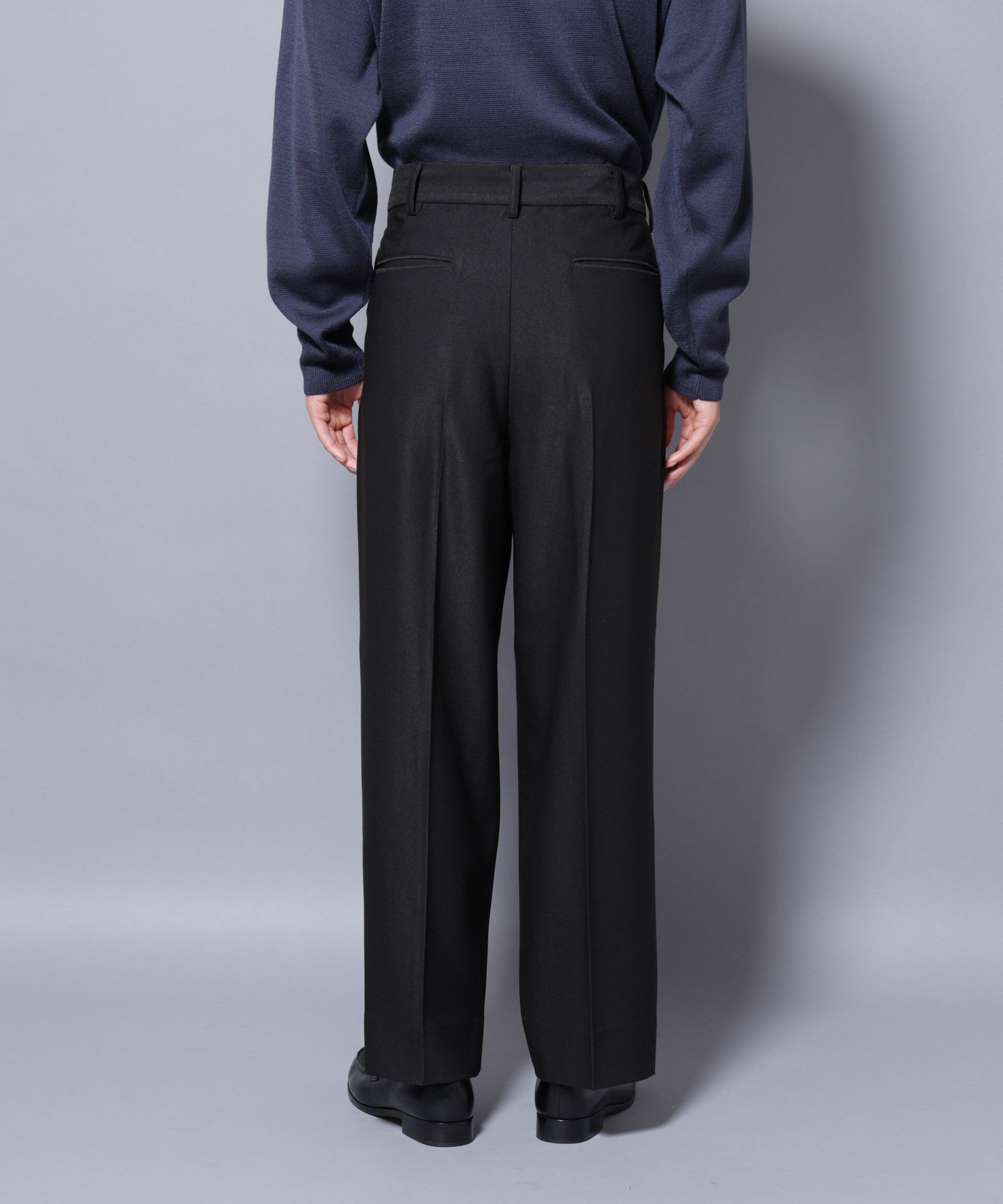 nano･universe「2タックテーパードスラックス」|チノ|