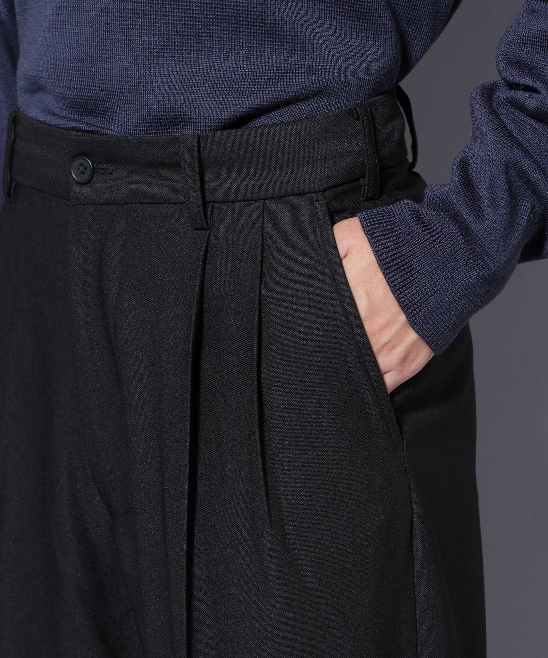 nano･universe「2タックテーパードスラックス」|チノ|