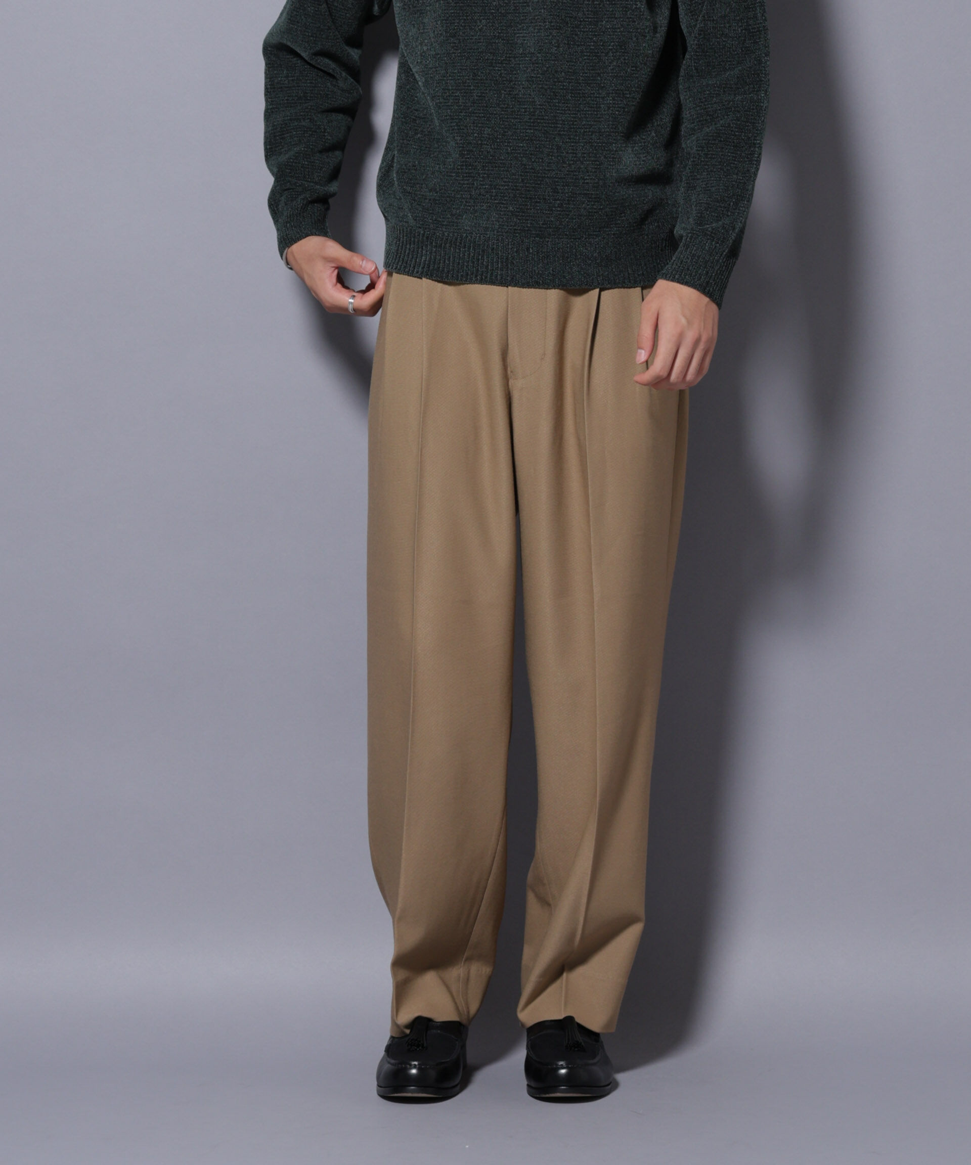 nano･universe「2タックテーパードスラックス」|チノ|