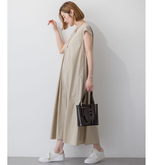 23区「【接触冷感/撥水加工/洗える】ストレッチブロード Vネックワンピース」|ワンピース|