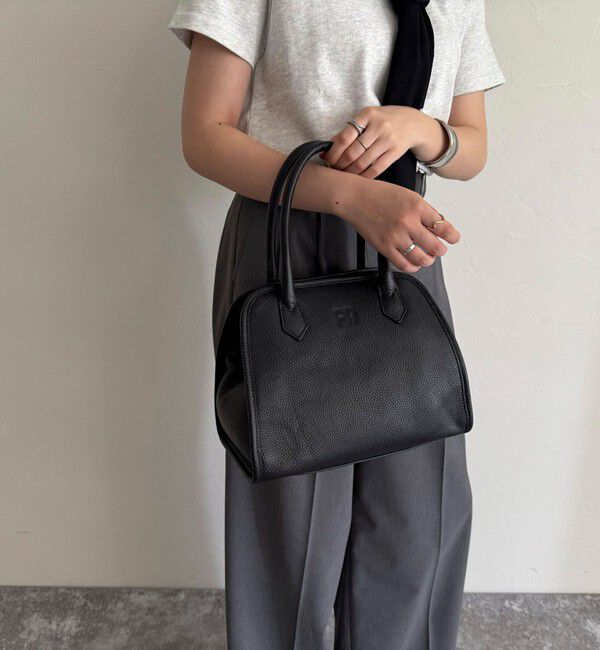 fredy emue「FR台形レザーバッグ」|ショルダー・メッセンジャー|