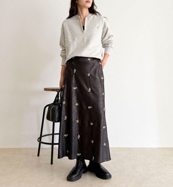 fredy emue「サテンフラワー刺繍スカート」|スカート|