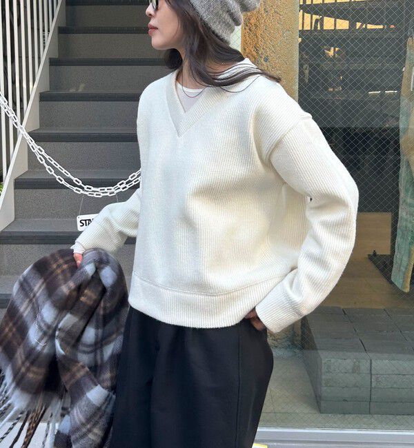 fredy emue「リブ見えニットソーVネックプルオーバー」|Tシャツ・カットソー|オフホワイト