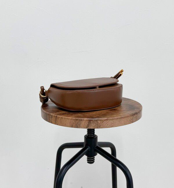 fredy emue「フラップラウンドポシェット」|ショルダー・メッセンジャー|