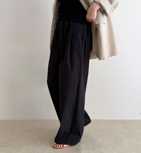 fredy emue「コットンナイロンタックギャザーパンツ」|チノ|ブラック