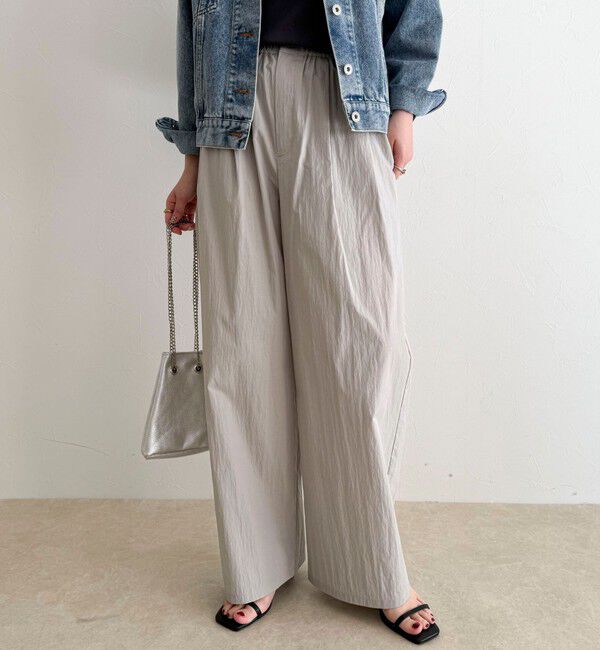 fredy emue「コットンナイロンタックギャザーパンツ」|チノ|ライトグレー