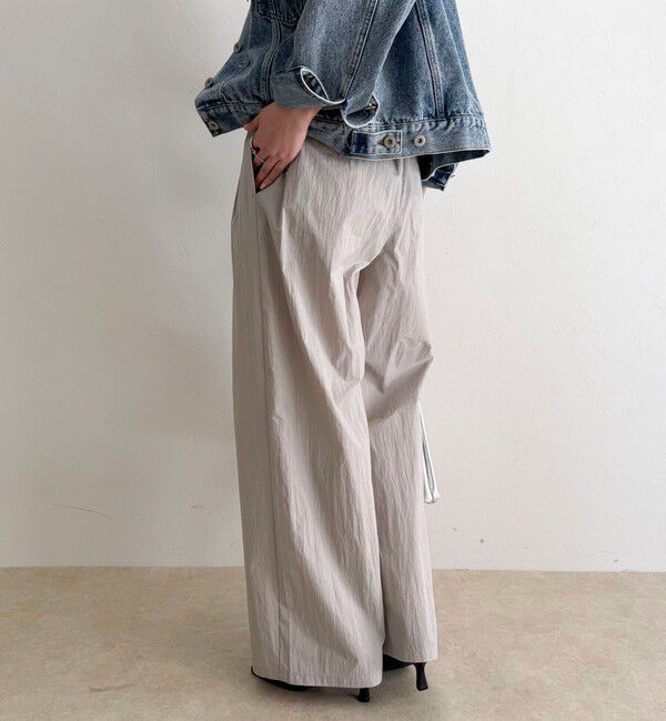 fredy emue「コットンナイロンタックギャザーパンツ」|チノ|