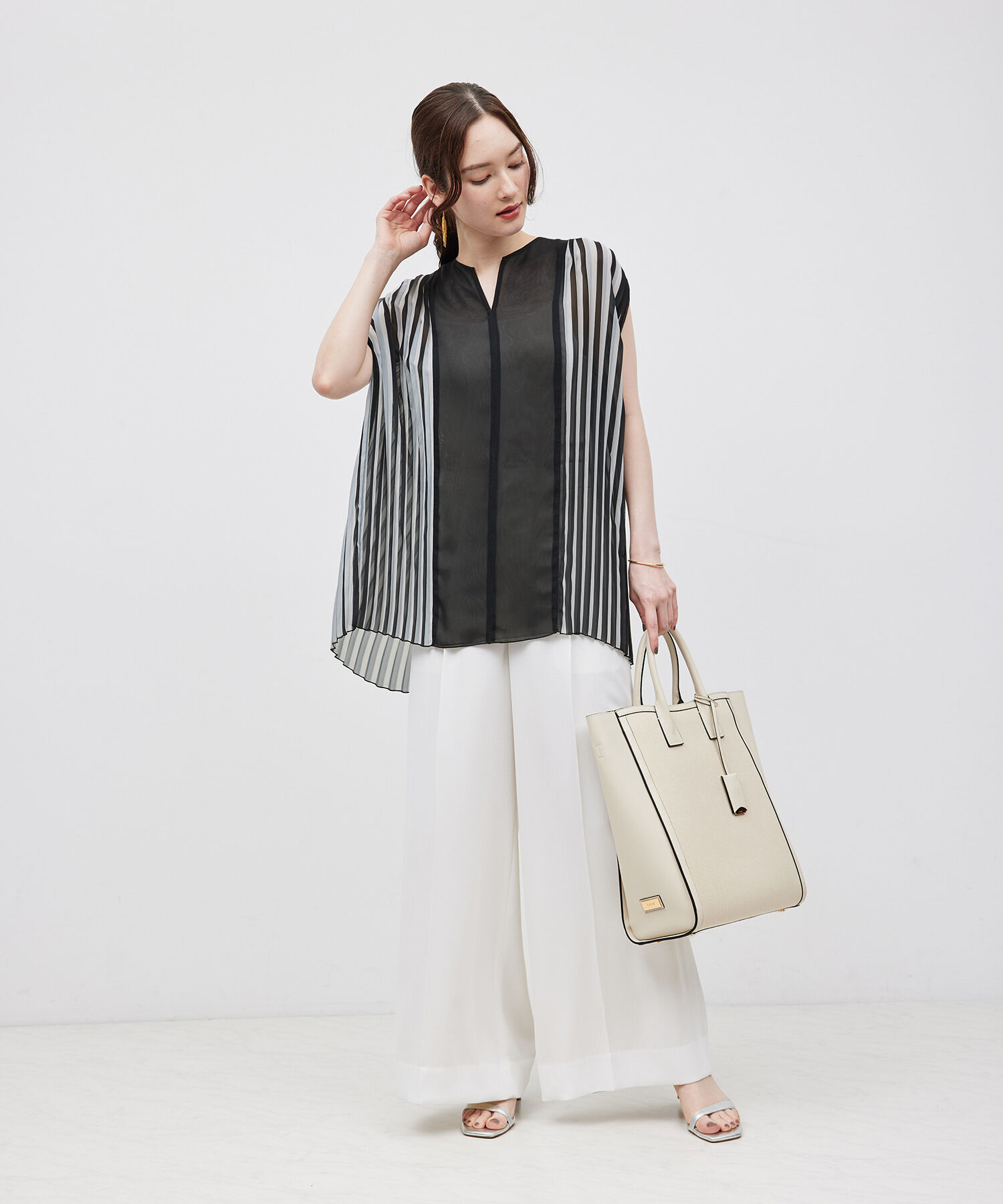 ROPE「プリーツノースリーブブラウス（バイカラー／無地）【メディア掲載】」|シャツ・ブラウス|