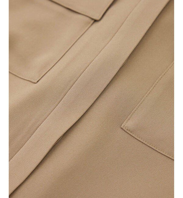 ROPE「【洗える・カセット服】バックサテンフラップブラウス/お仕事・通勤・セットアップ対応【ドラマ着用】」|シャツ・ブラウス|