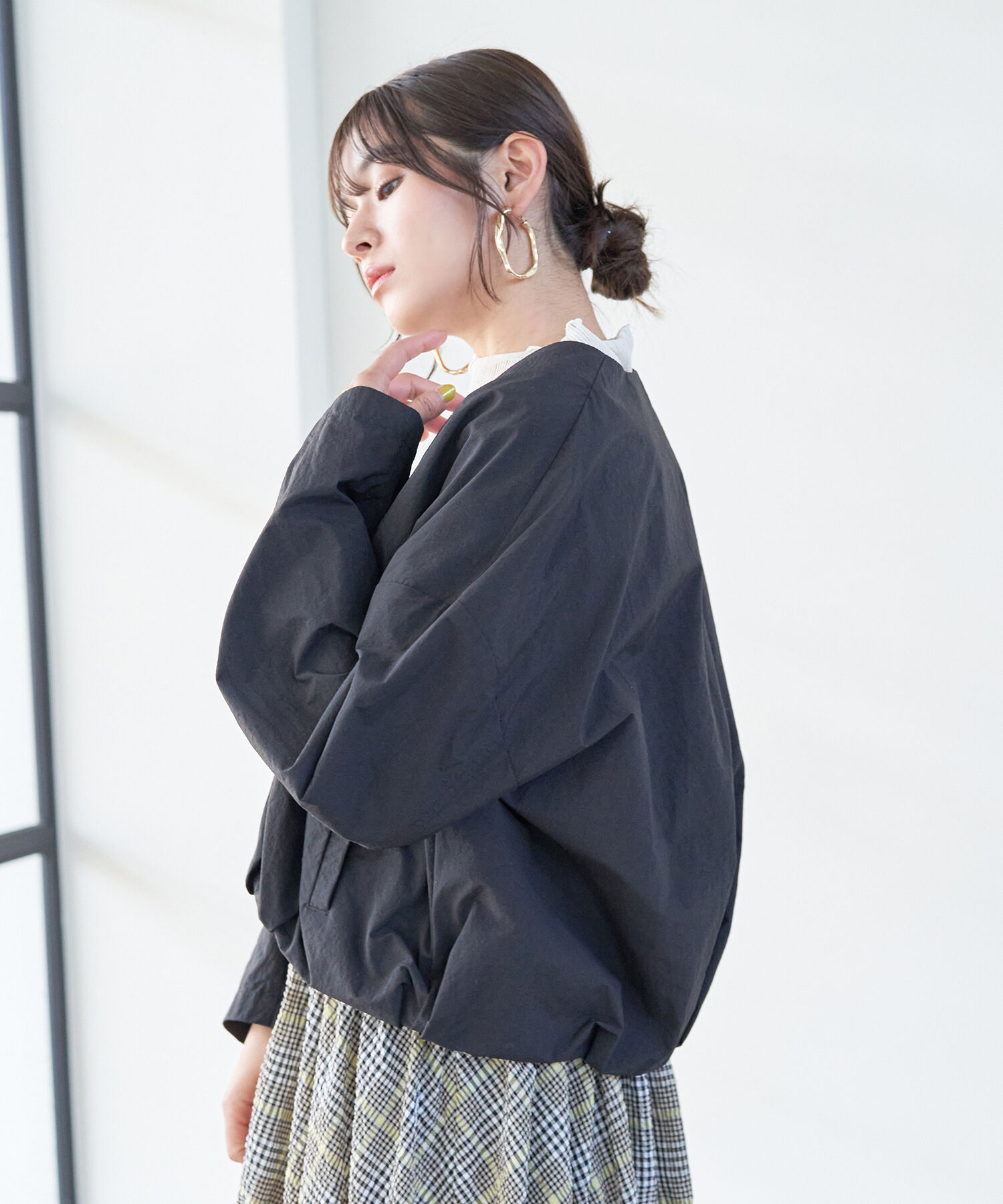 VIS「Vネックボリュームギャザーブルゾン【UVケア・撥水】」|ブルゾン・スタジャン|