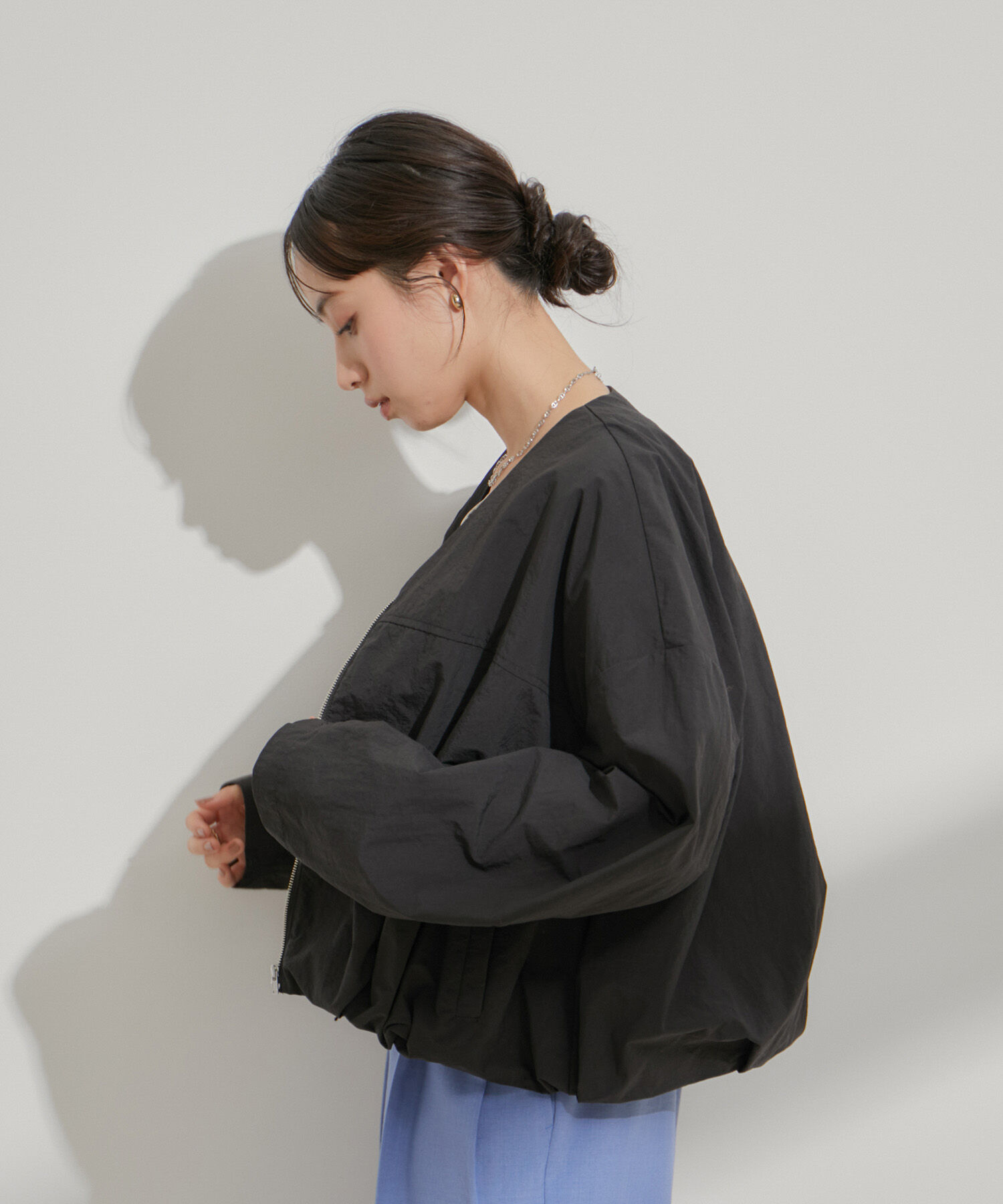 VIS「Vネックボリュームギャザーブルゾン【UVケア・撥水】」|ブルゾン・スタジャン|