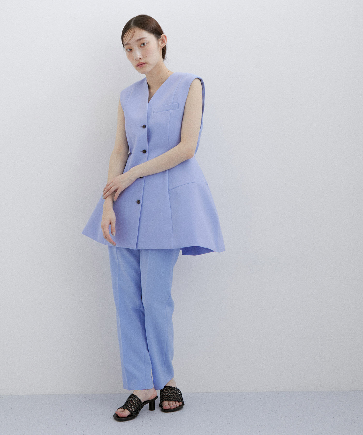 ADAM ET ROPE'「【サステナブル】スリムスラックス」|スラックス|