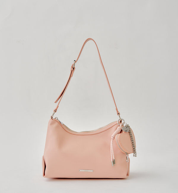  「【500mlペットボトル収納可】チャーム付きミディアムバッグ」|ショルダー・メッセンジャー|ピンク