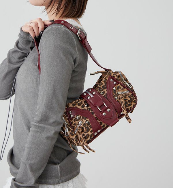  「【WEB限定】スタッズジップショルダーバッグ」|ショルダー・メッセンジャー|