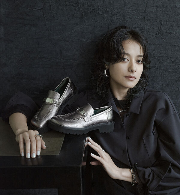 AU BANNISTER「浦浜アリサ&times;Au BANNISTERコラボ オブリークトゥローファー」|ローファー|